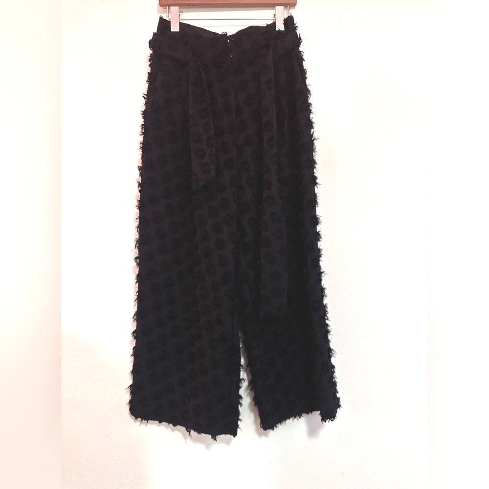 Black culottes (2026 trend)